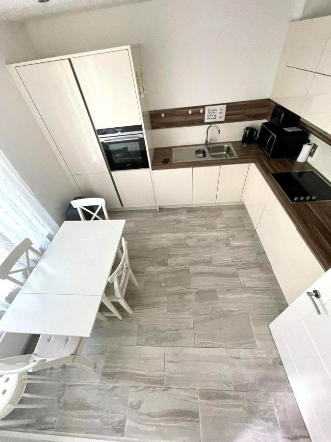 London Stratford Luxury House, 5 Minutes Walk Station, Westfield, 3 Bedrooms 3 Bathrooms, Reception, Garden, Parking מראה חיצוני תמונה