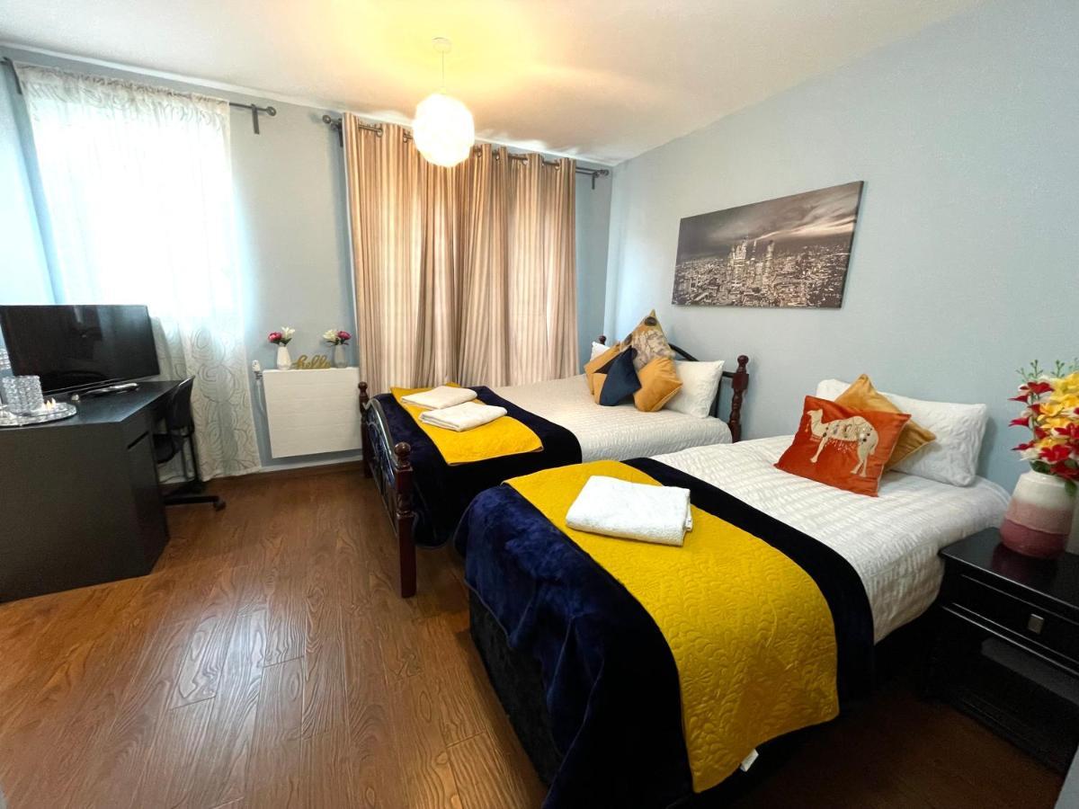 London Stratford Luxury House, 5 Minutes Walk Station, Westfield, 3 Bedrooms 3 Bathrooms, Reception, Garden, Parking מראה חיצוני תמונה