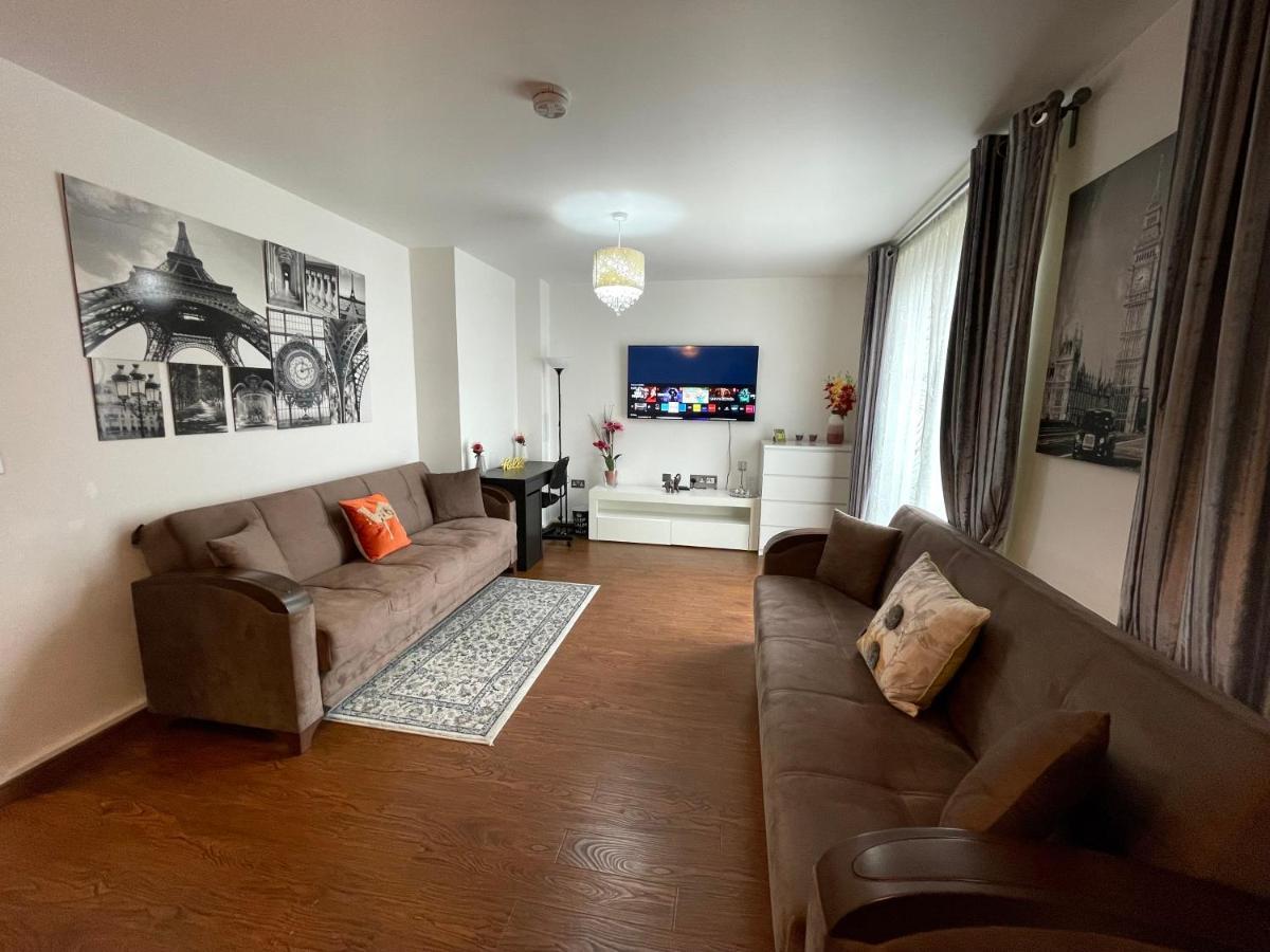 London Stratford Luxury House, 5 Minutes Walk Station, Westfield, 3 Bedrooms 3 Bathrooms, Reception, Garden, Parking מראה חיצוני תמונה