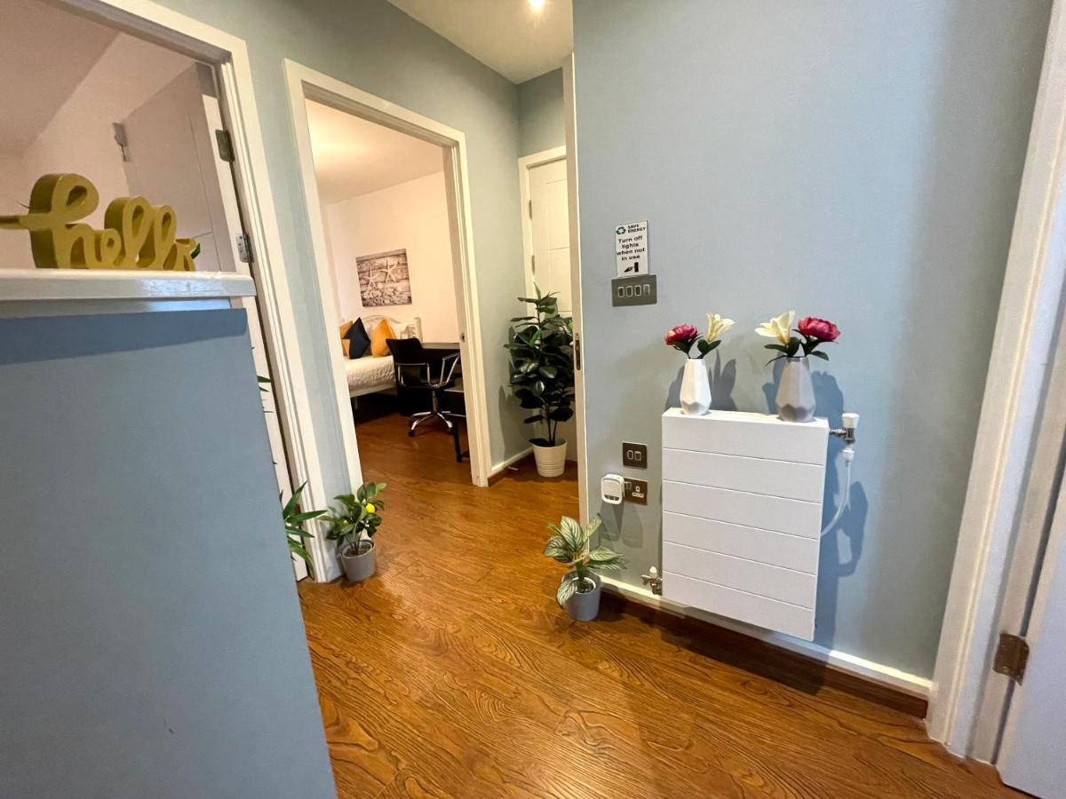 London Stratford Luxury House, 5 Minutes Walk Station, Westfield, 3 Bedrooms 3 Bathrooms, Reception, Garden, Parking מראה חיצוני תמונה