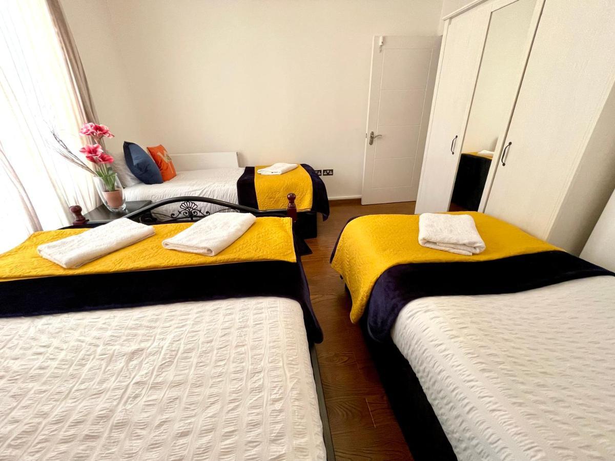 London Stratford Luxury House, 5 Minutes Walk Station, Westfield, 3 Bedrooms 3 Bathrooms, Reception, Garden, Parking מראה חיצוני תמונה